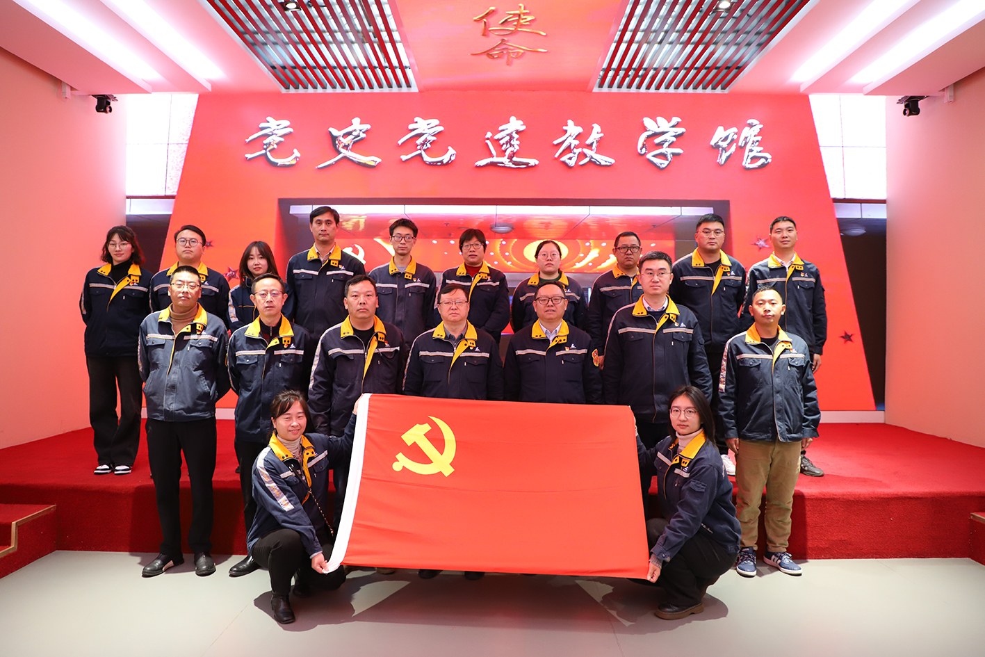 图为云铝物流党员干部到党史学习教育馆参观学习。顾琦 摄